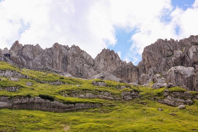 1-Day Montenegro Hiking Tour to Durmitor National Park - The coffee break and breakfast plan for a long hike