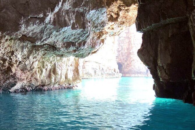 Blue Cave & Lady of the Rocks 3 hrs private tour (up to 8 pax) - Our Lady’s Temple and Verige chains: baroque power at the narrowest point