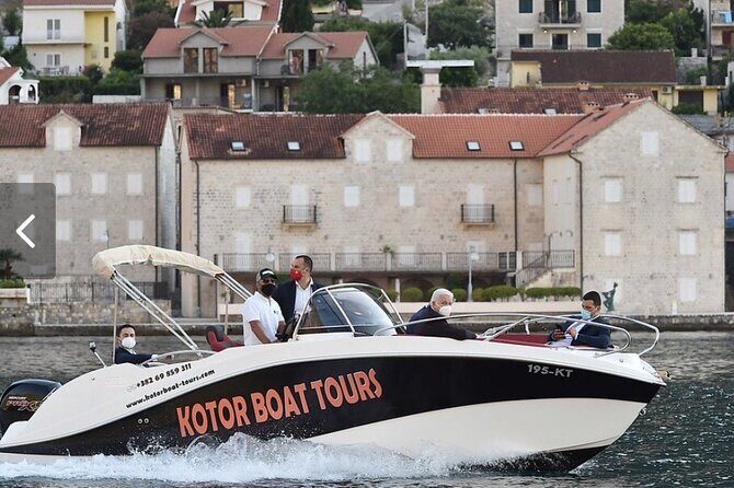 Group Perast & Lady of the Rock tour- 1h30min duration - Perast on your own: 30 minutes that works if you pick your priorities