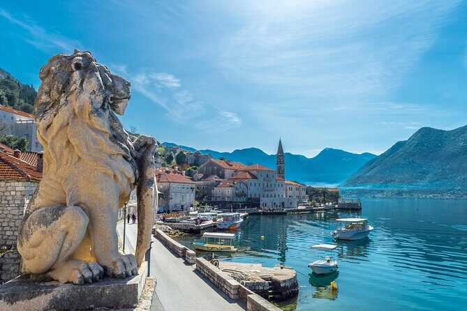 Kotor-Perast Private Tour - Including Traditional Lunch and Wine - Perast’s Baroque palaces in a town of about 250 people