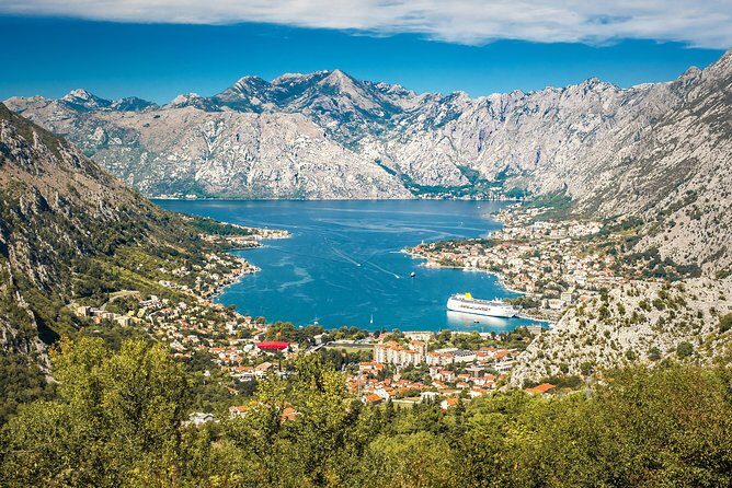 Kotor Red Semi-Submarine Tour: Underwater Cabin Family Adventure - Comfort, Safety, and How to Plan Your Photo Moments