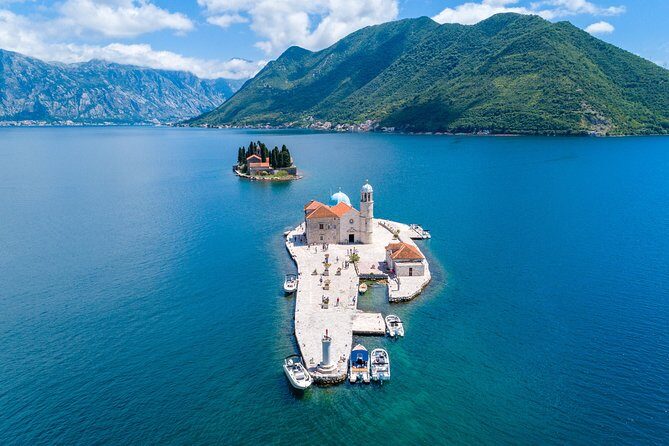 Private Gastro Cruise: Blue Cave & Organic Seaside Lunch - Comfort, Language, and the Private-Vibe Advantage