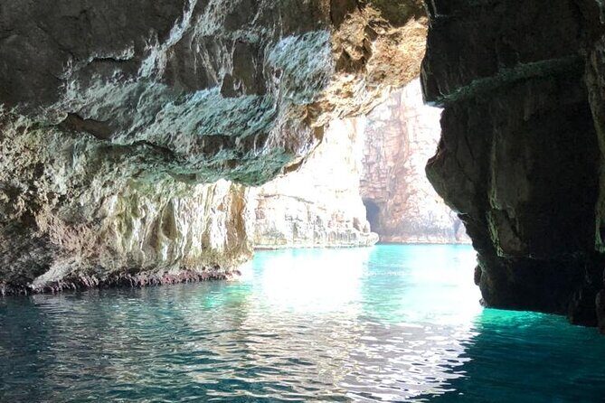Speed Boat 3-Hour Guided Tour at the Blue Cave - Blue Cave swimming: crowds, conditions, and the skipper’s role